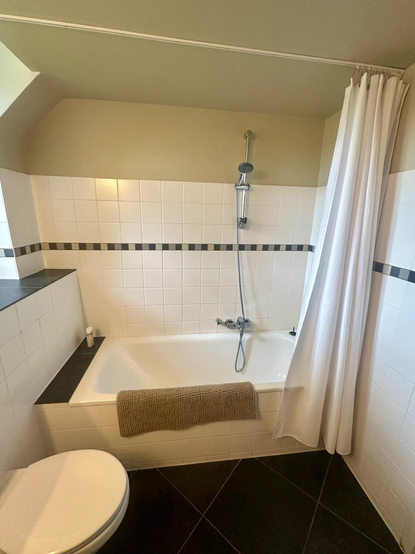 Salle de bain à l’étage
