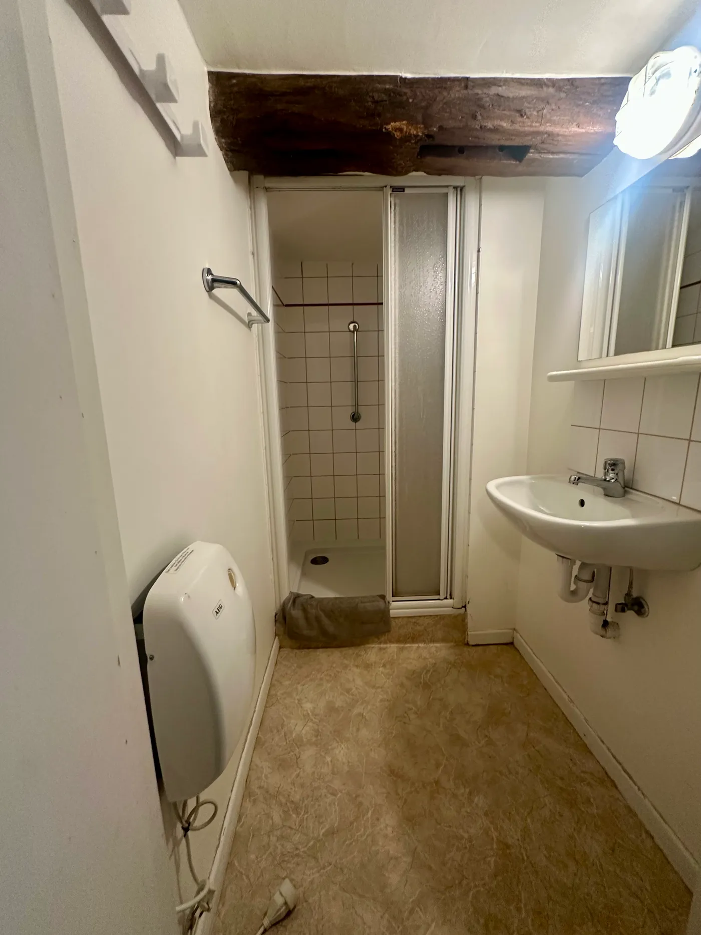 Salle de douche à l’étage