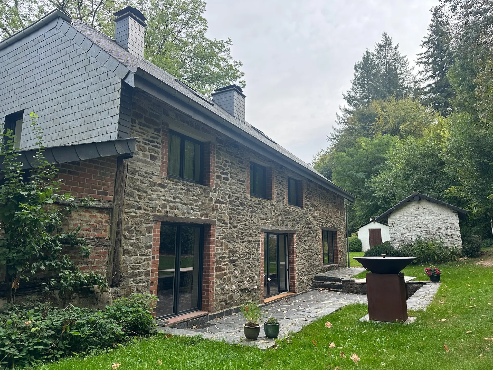 Extérieur de la maison Les Convyves à Champlon